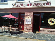 Le Merle Moqueur inside