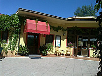 La Quercia outside