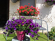 Le Montmartre inside