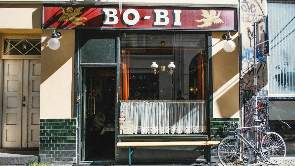 Bo-bi Udenfor