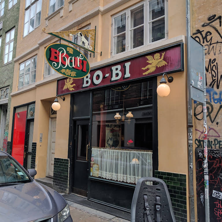 Bo-bi Udenfor