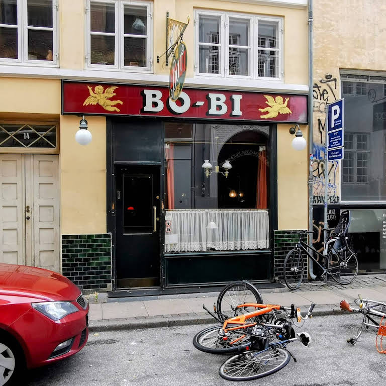 Bo-bi Udenfor