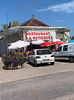 La Rotisserie outside