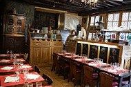 Aux Anysetiers Du Roy Restaurant food