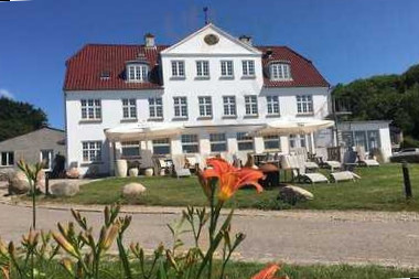 Næs Udenfor