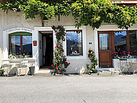 Cafe Cher-mignon Et Chambres D'hotes inside