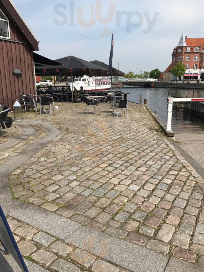 Solsikken Udenfor