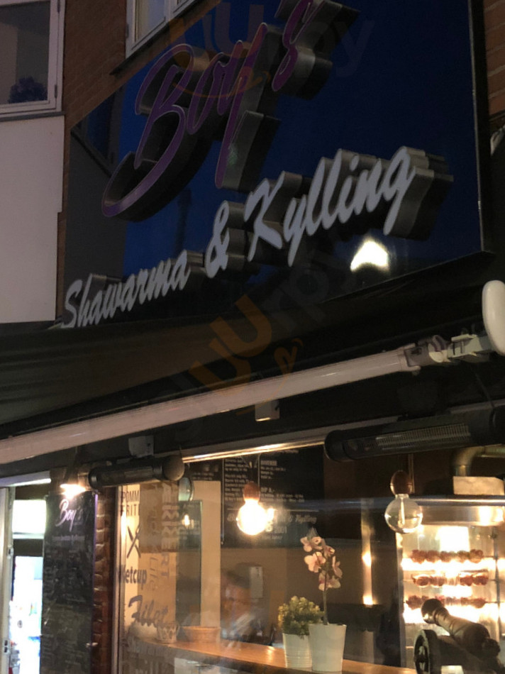 Boy's Shawarma Kylling Udenfor