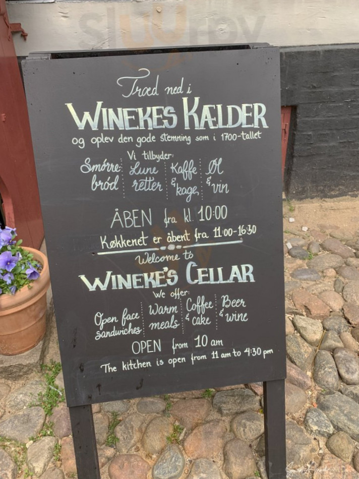 Winekes Kaelder Udenfor