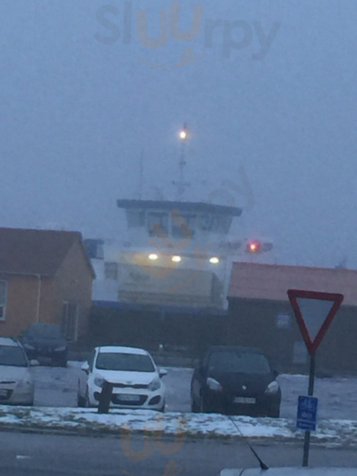 Hvalpsund Faergekro Udenfor
