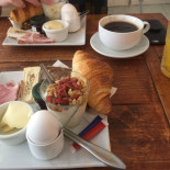 Denlillegule Kaffebar Mad