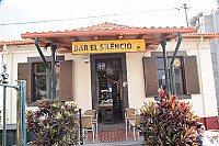 Snack El Silencio outside