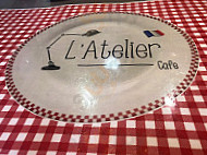 L'atelier Cafe inside