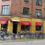 Cafe Lille Peter Udenfor