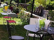 Le Jardin De Cabrerets food