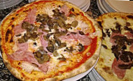 Pizzeria King Kong food