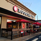 Roostar Vietnamese Grill outside