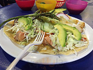 Mariscos El Cochorit food