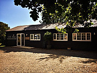 The Artisan Smokehouse outside