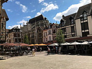 Les Relais D'alsace Taverne KarlsbrAeu Troyes food