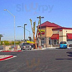 In-n-out Burger outside