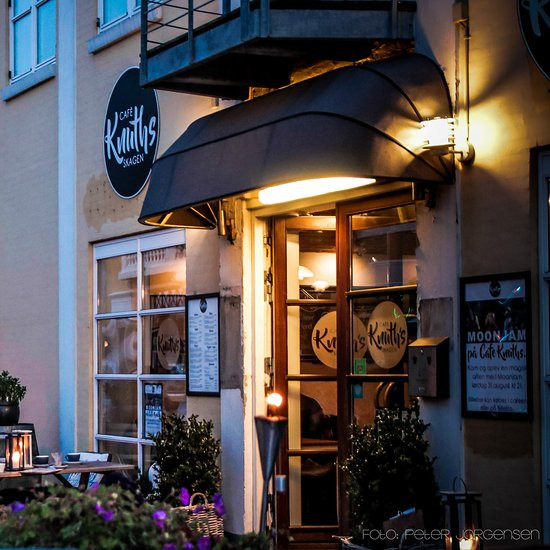 Cafe Knuth's Udenfor