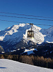 Restaurant Bar La Cabane à Leo outside