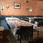 Pizzeria Italia inside