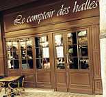 Le Comptoir des Halles inside