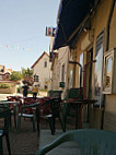 Café Du Champ De Foire outside