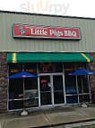 Little Pigs Bbq inside