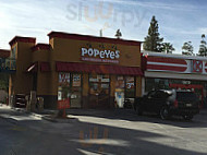 Popeyes Louisiana Kitchen outside