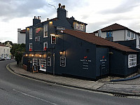 The White Horse outside