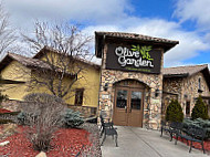 Olive Garden Italian outside