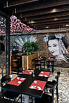 Manyi Asian Cusine inside