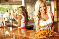 Hooters food