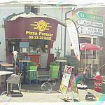 Pizza Pressac inside