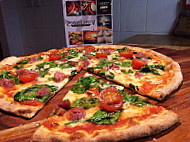 Vincenzo's Wood Fired Pizza food