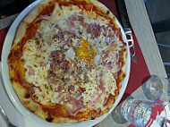 Pizza Gino food