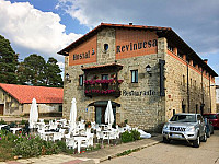 Hostal Revinuesa outside