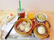 Dumplings & Co food