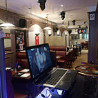 Le Jb S Pub inside