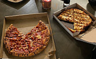 Toppers Pizza food