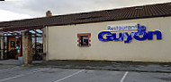 Le Guyon outside