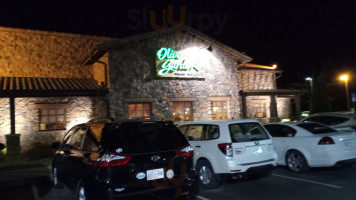 Olive Garden Italian outside