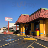 El Tapatio outside