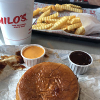 Milo's Hamburgers inside