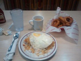 Huddle House food