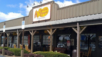 Cracker Barrel Old Country Store outside