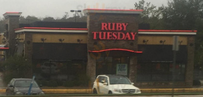 Ruby Tuesday outside